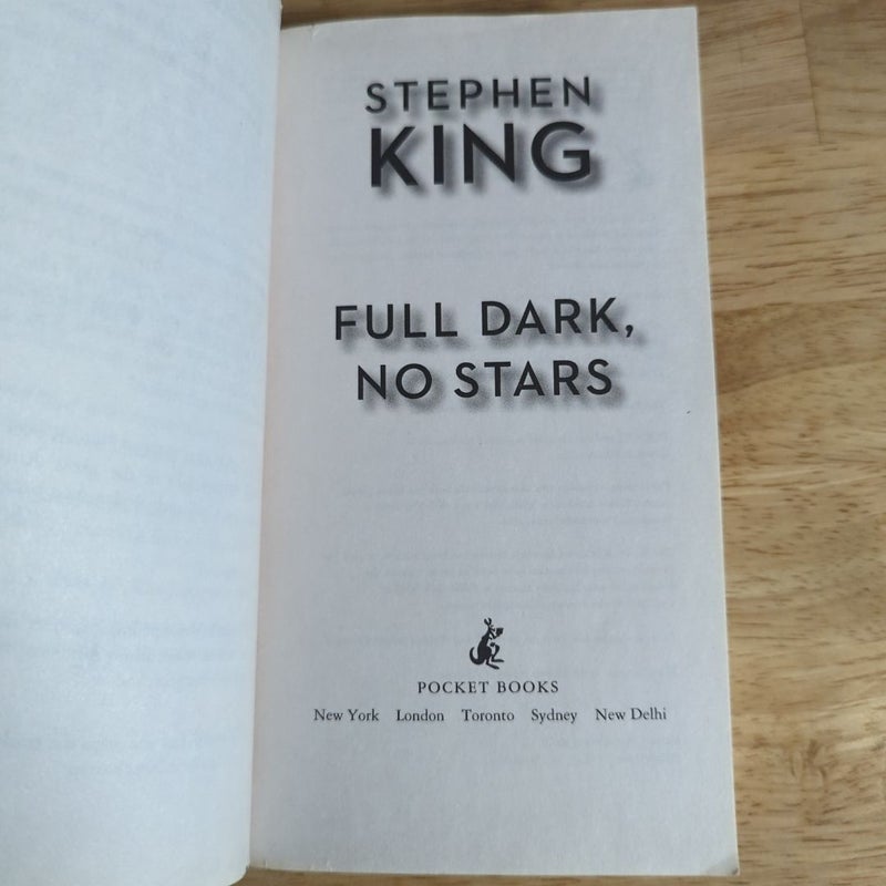 Full Dark, No Stars