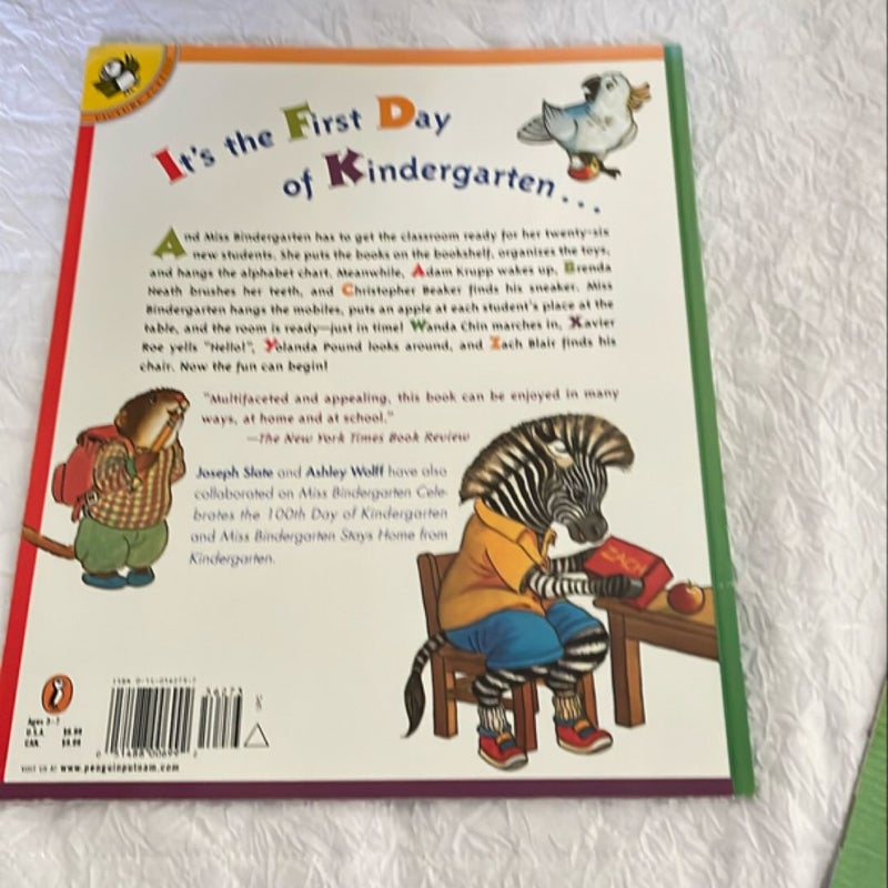 Miss Bindergarten gets ready for Kindergarten 