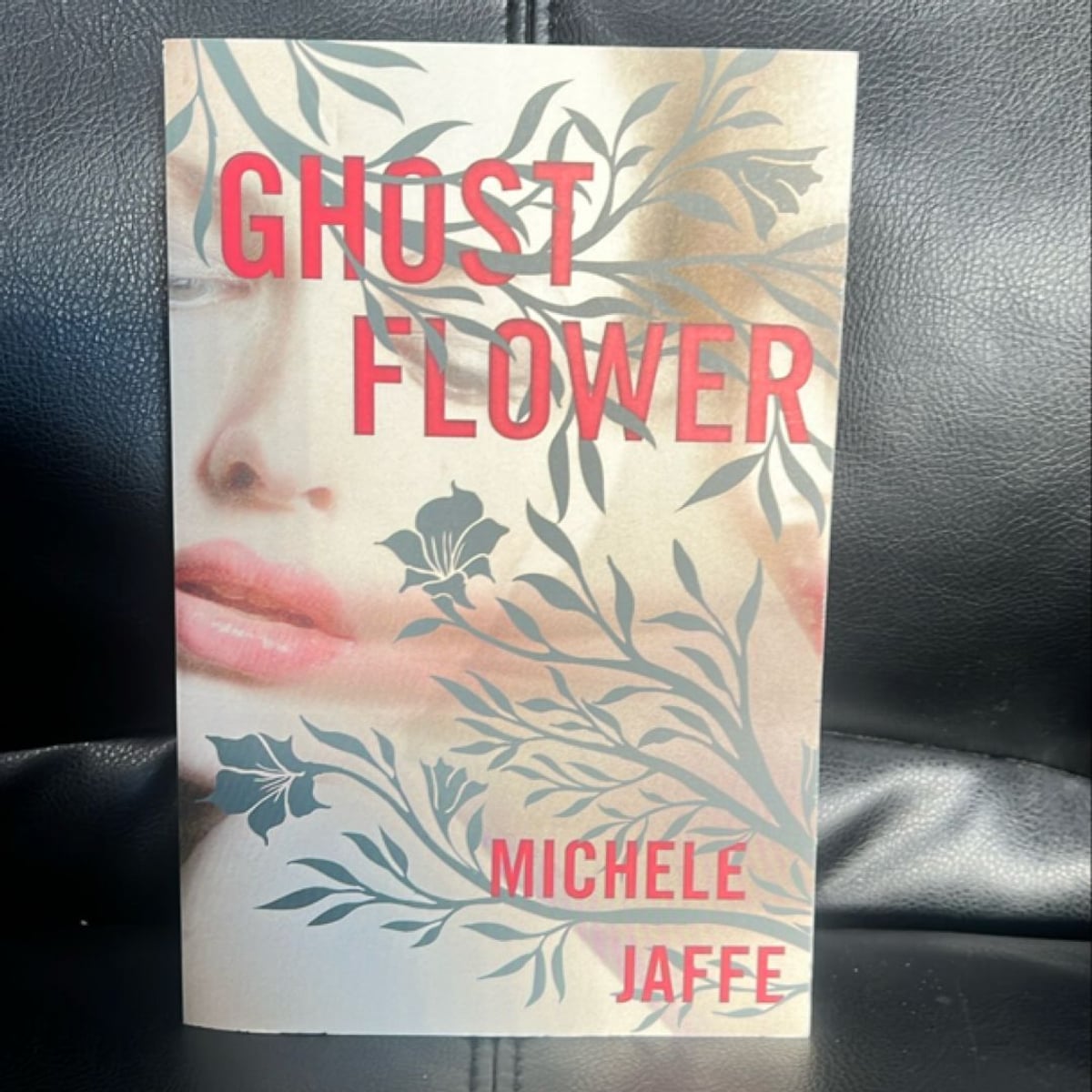 Ghost Flower by Michele Jaffe