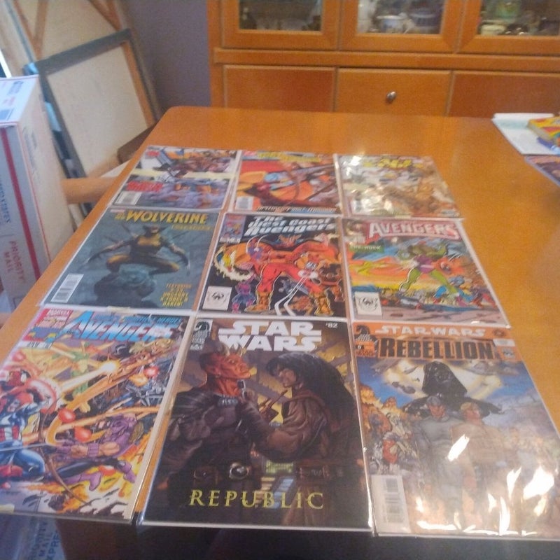 Back blow out slnglelssues lots of 25 All different comic DC marvel comic Star wars 