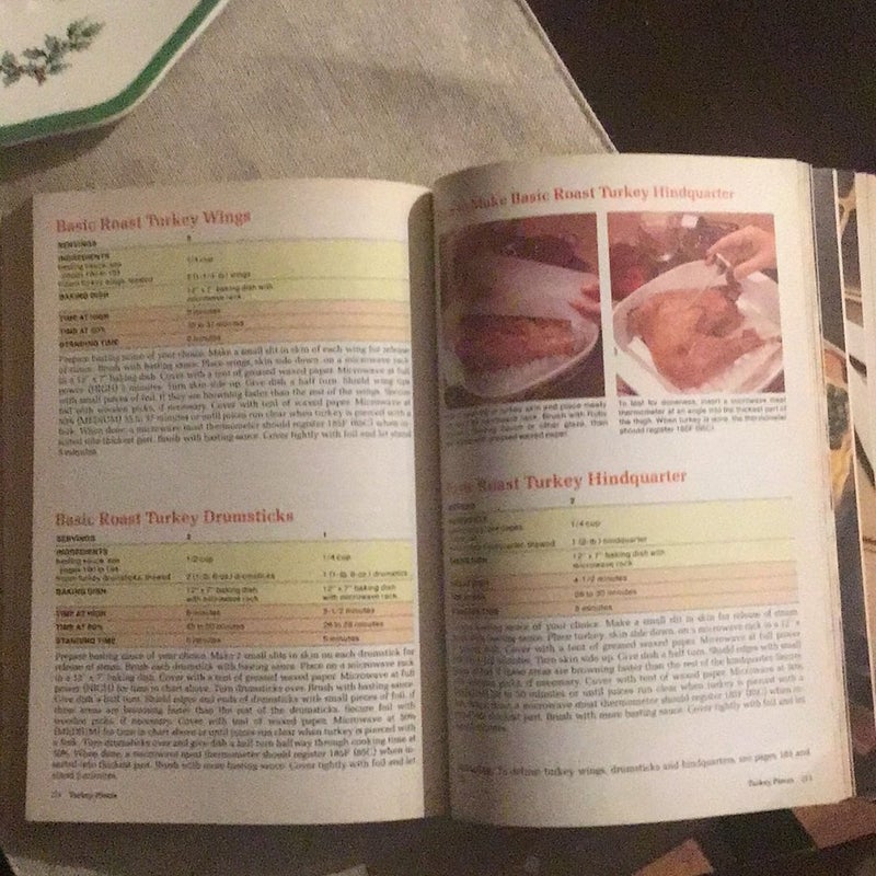 HPBooks Microwave Cookbook