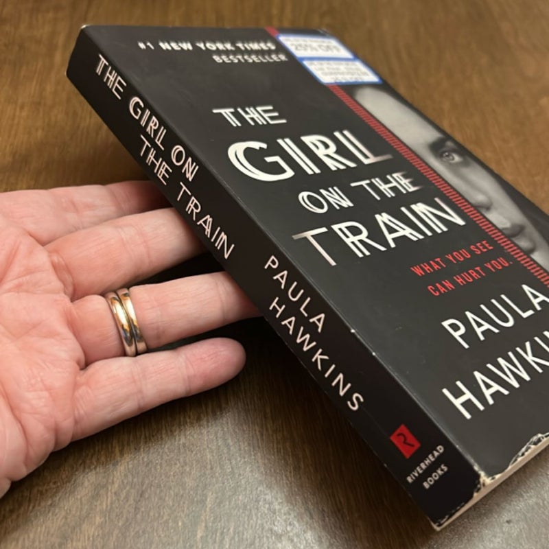 The Girl on the Train (Movie Tie-In)