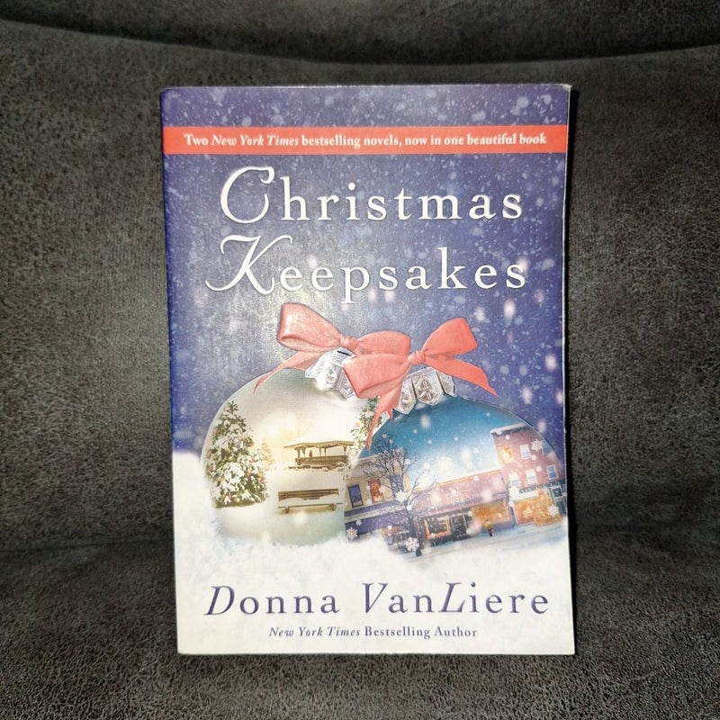 Christmas Keepsakes (2 in 1 book)The Christmas Shoes and The Christmas Blessing