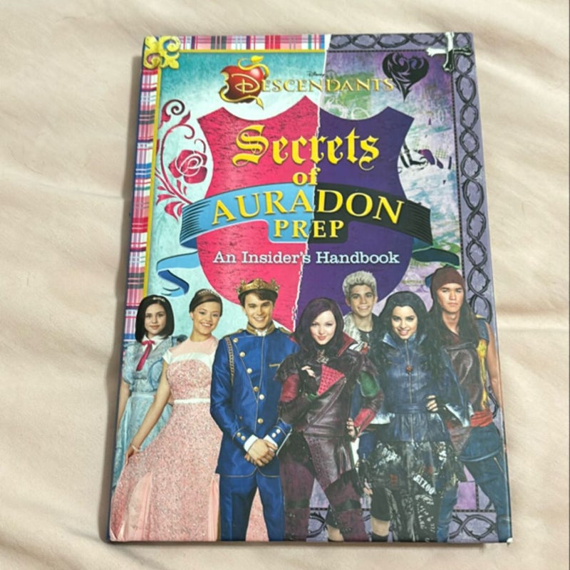 Disney Descendants: Secrets of Auradon Prep