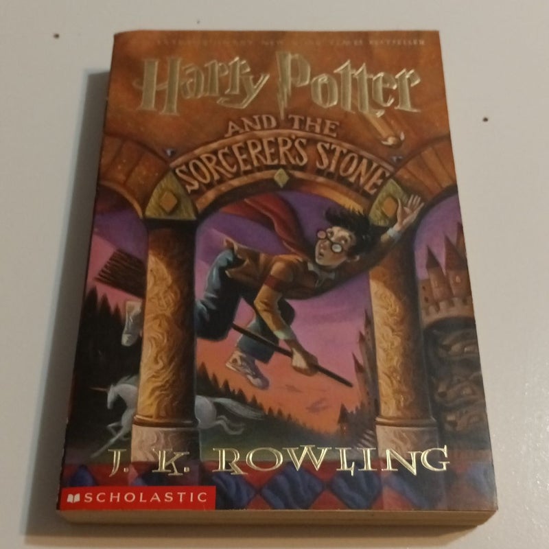 Harry Potter and the Sorcerer's Stone.    (B-0286)