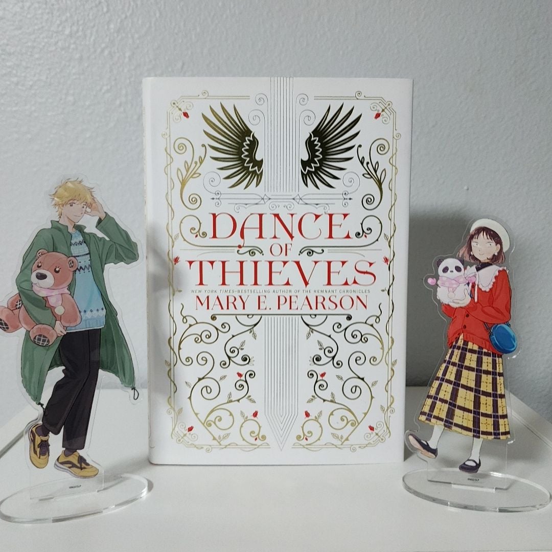 Dance of Thieves (B&N Exclusive Edition) by Mary E Pearson,