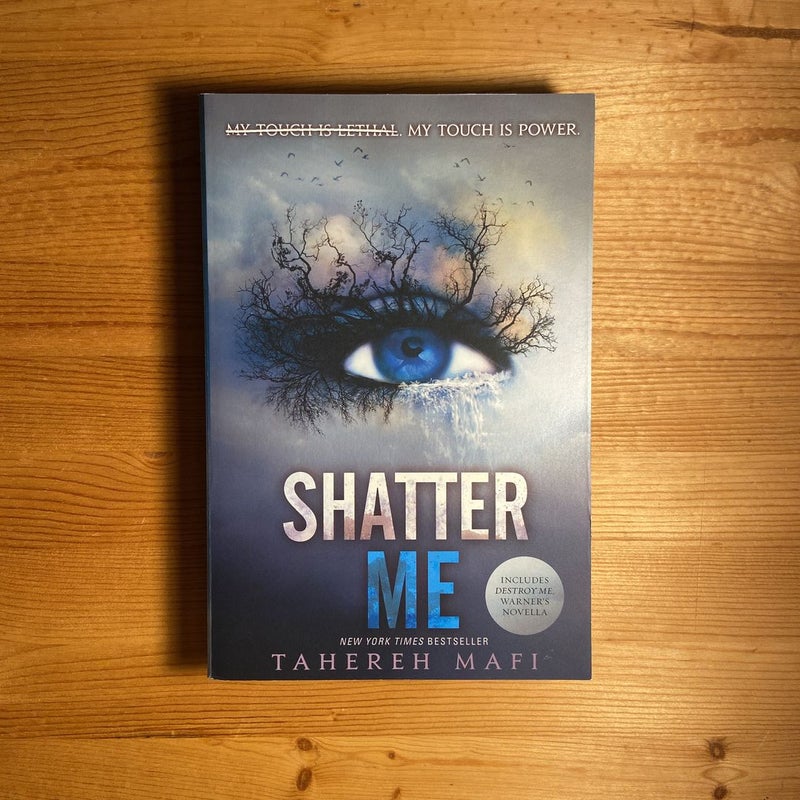 Shatter Me by Tahereh Mafi, Paperback