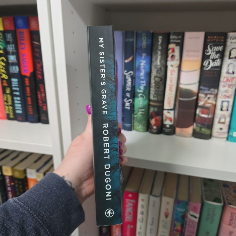 My Sister's Grave (Tracy Crosswhite #1)