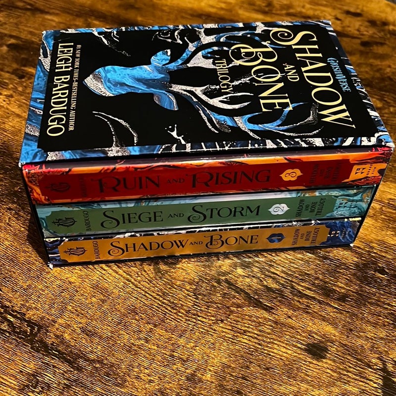 The Shadow and Bone Trilogy Boxed Set