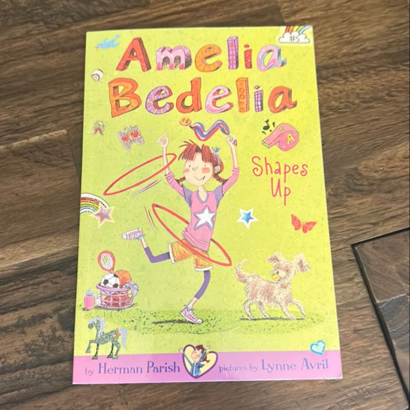 Amelia Bedelia Chapter Book #5: Amelia Bedelia Shapes Up