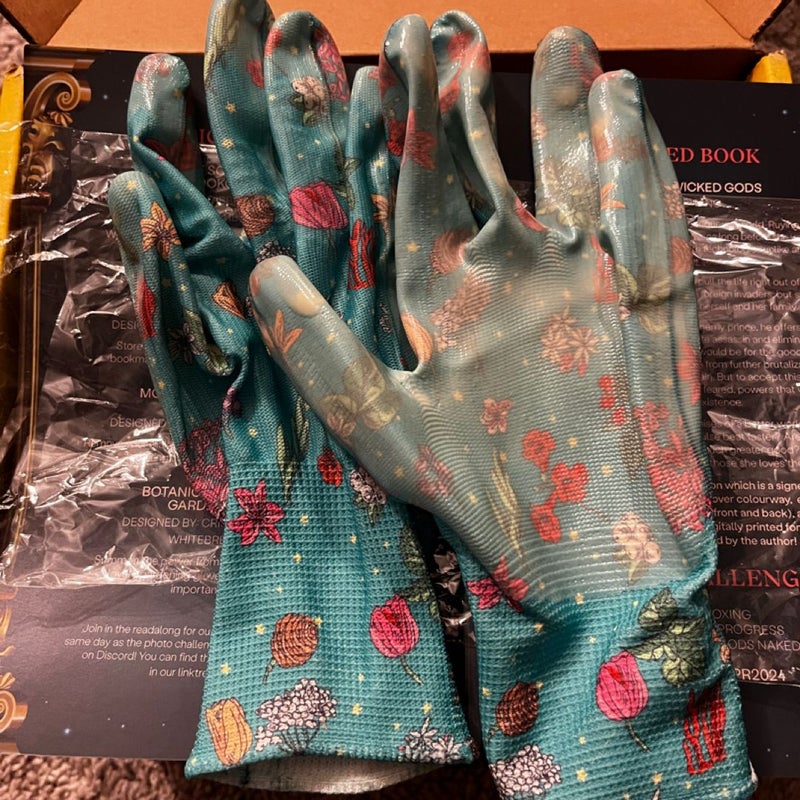 Illumicrate Garden Gloves