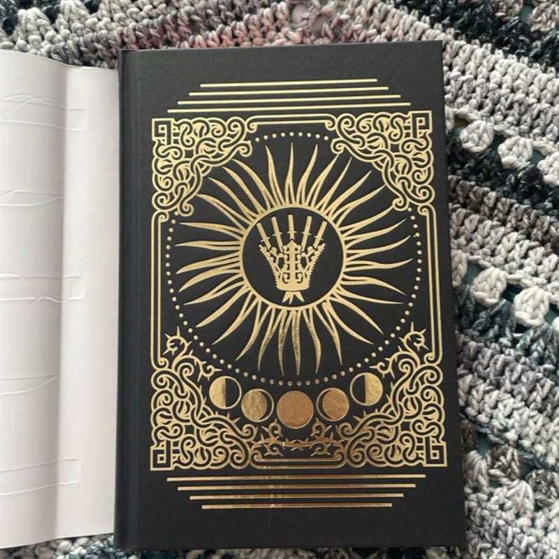 Five Broken Blades (Deluxe Limited Edition)