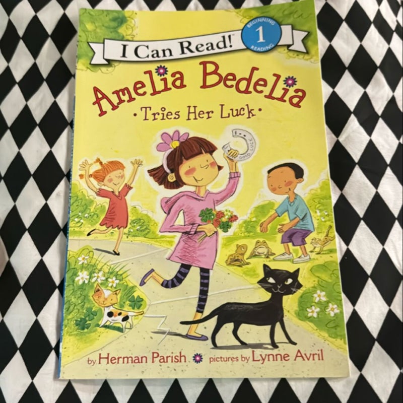 Amelia Bedelia Tries Her Luck