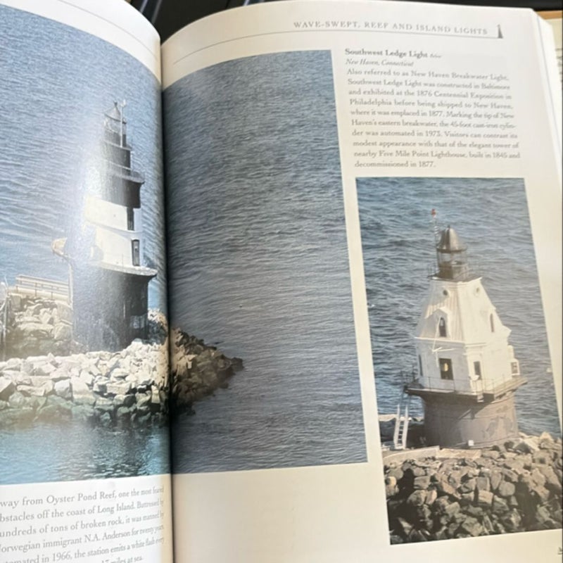 The Ultimate Book of Lighthouses