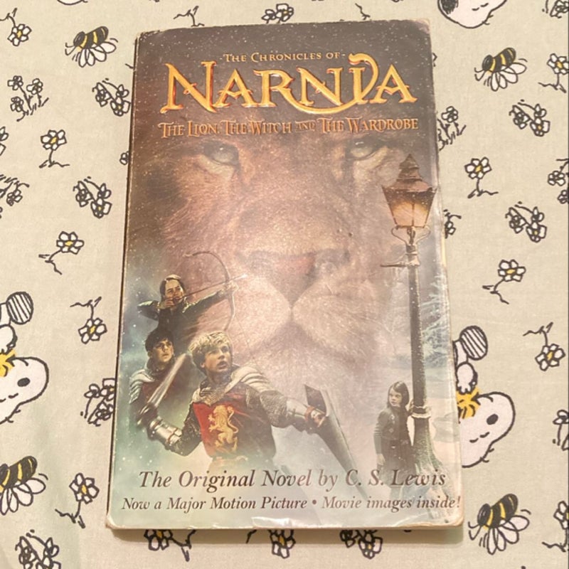 The Lion, the Witch and the Wardrobe Movie Tie-In Edition