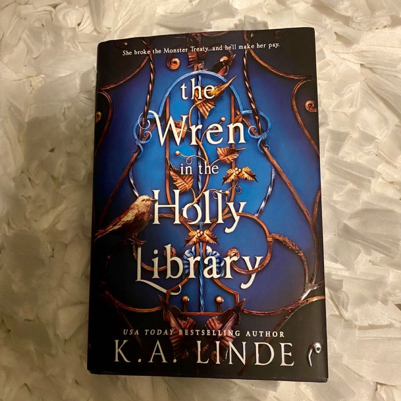 The Wren in the Holly Library (Deluxe Limited Edition)