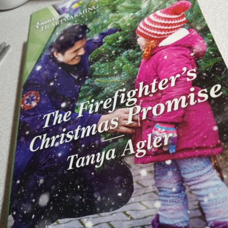 The Firefighter's Christmas Promise