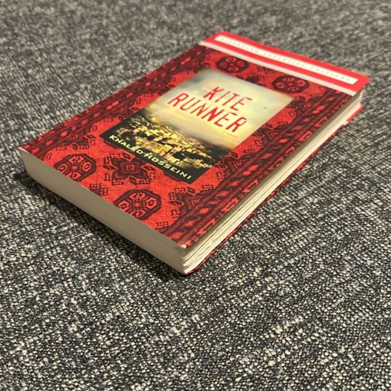 The Kite Runner (Essential Edition)