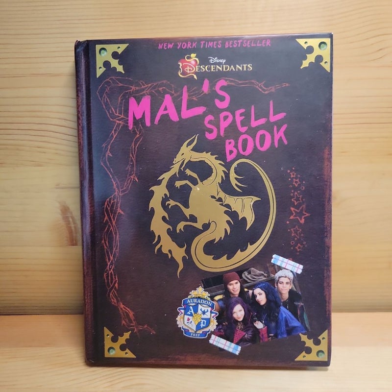 Descendants: Mal's Spell Book