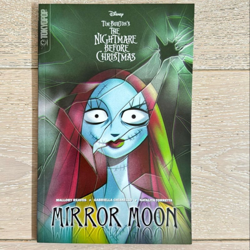 Disney Manga: Tim Burton’s The Nightmare Before Christmas: Mirror Moon