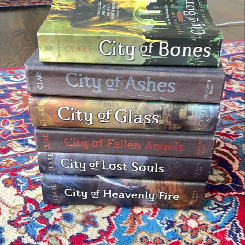 Mortal Instruments Books 1-5 Old Covers