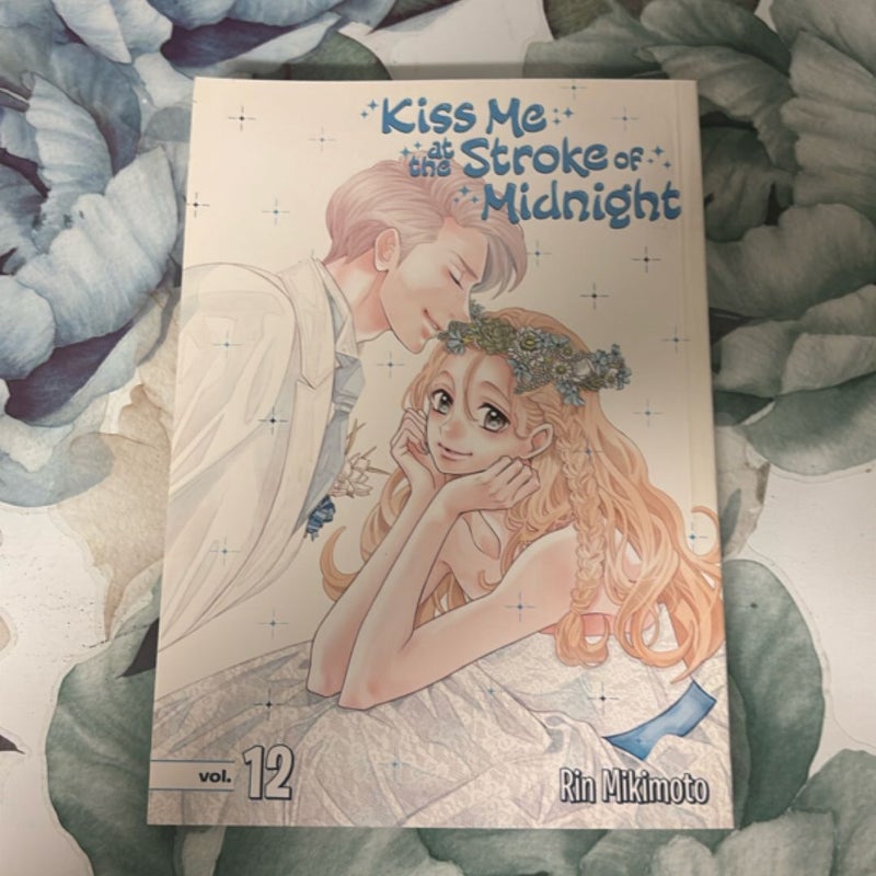 Kiss Me at the Stroke of Midnight vol 12