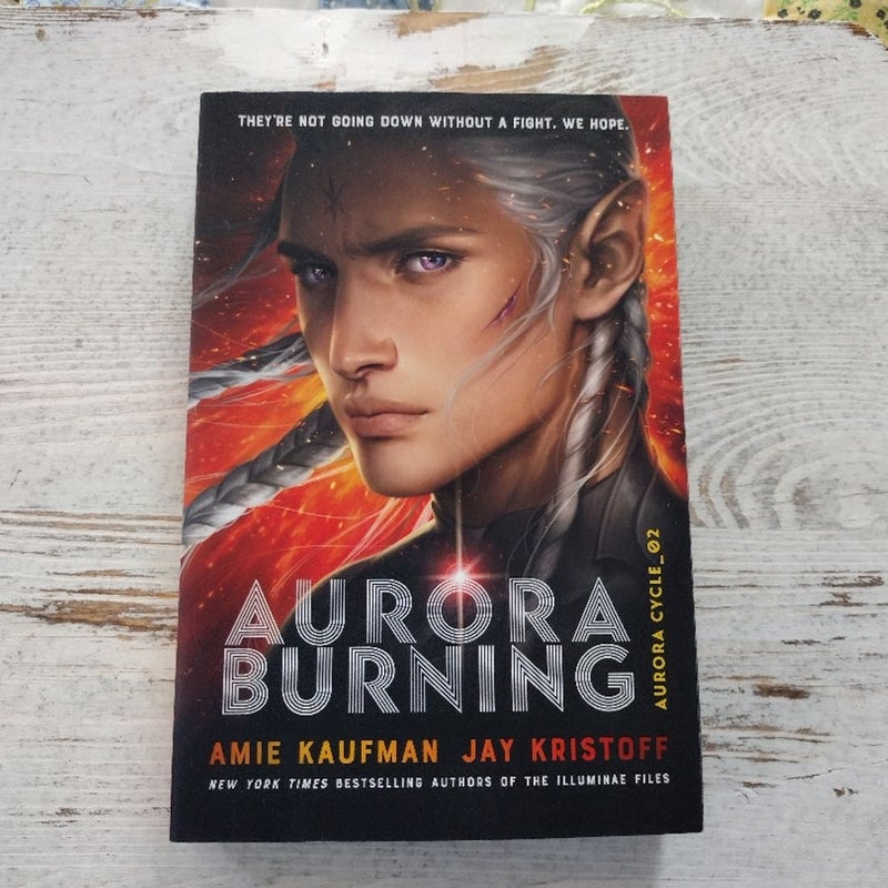洋書 Aurora Rising and Aurora Burning set Amazon.com: Aurora Rising (The Aurora Cycle): 9781524720995