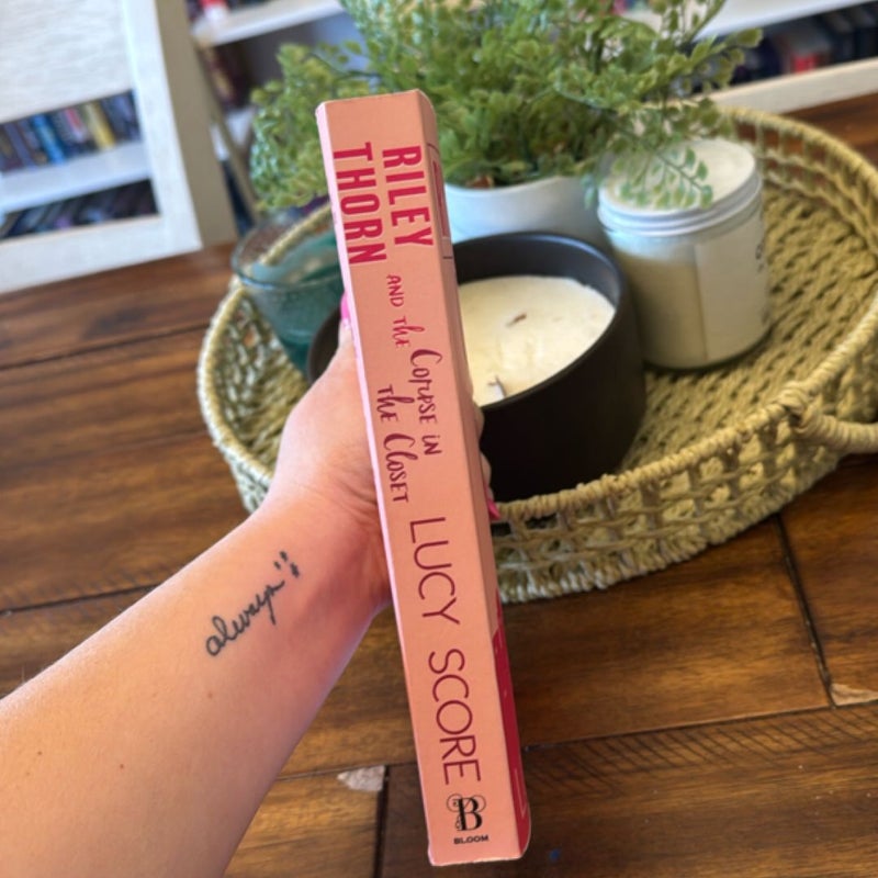 Riley Thorn and the Corpse in the Closet