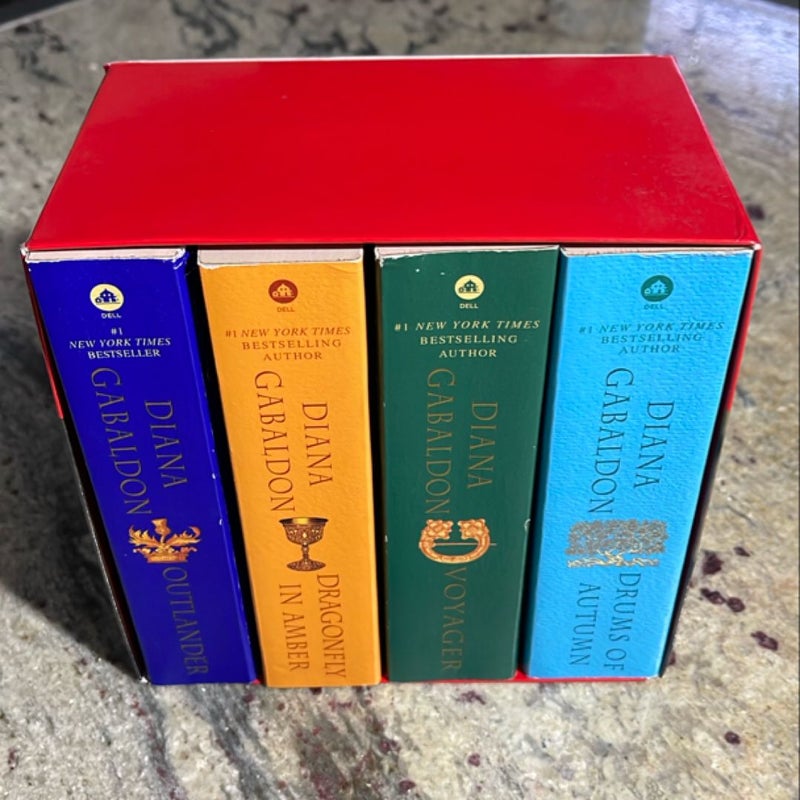 Outlander 4-Copy Boxed Set