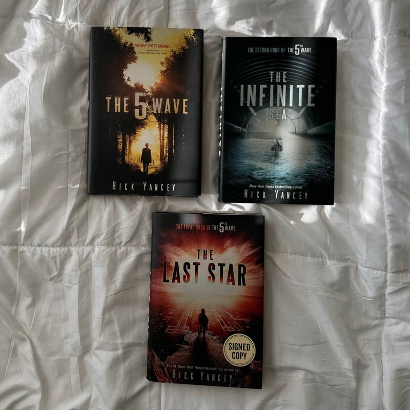 SIGNED The 5th Wave Trilogy