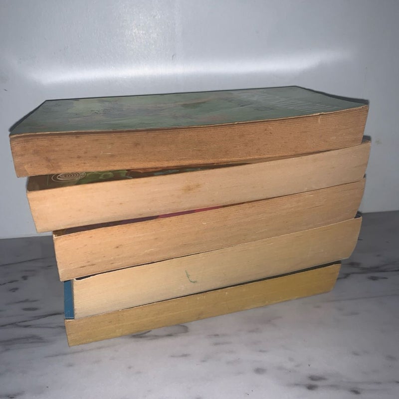 A McCaffrey Book Lot of 5, sicience fiction Dragonflight The Rowan cristal line Crystal Line