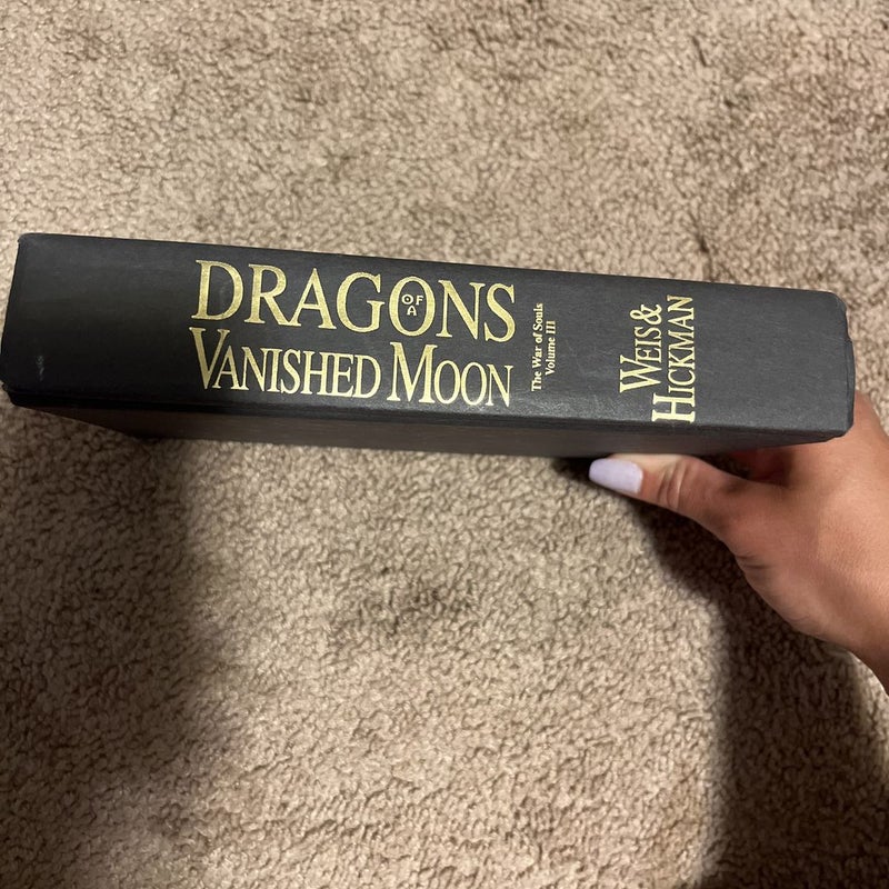 Dragons of a vanished moon 