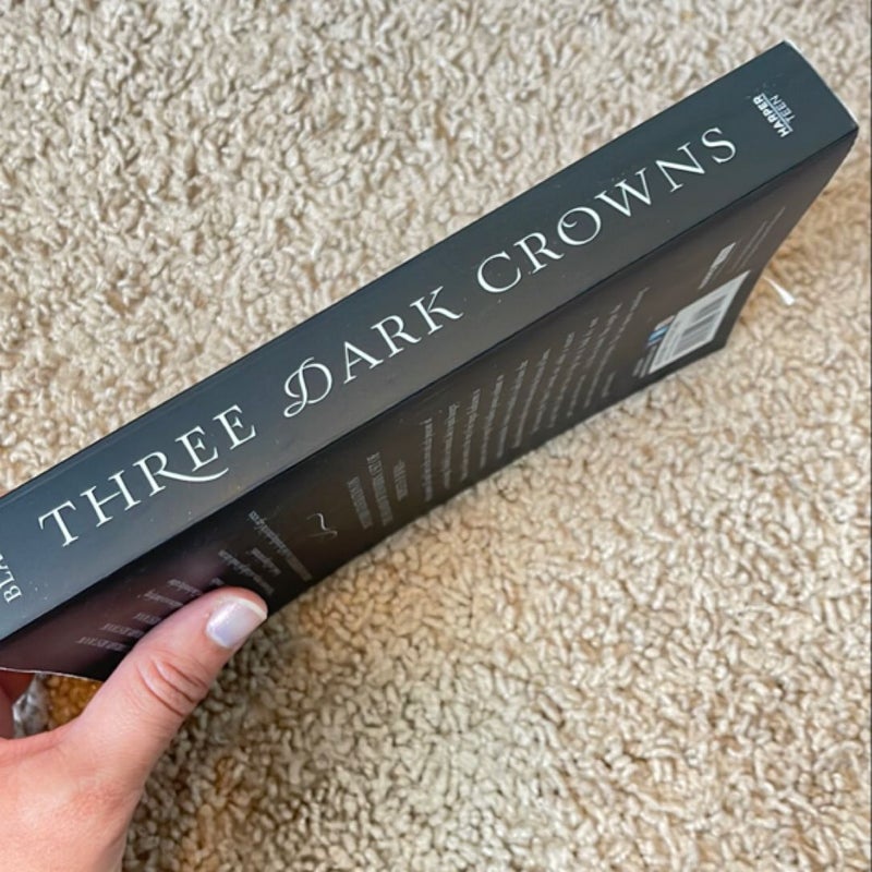 Three Dark Crowns