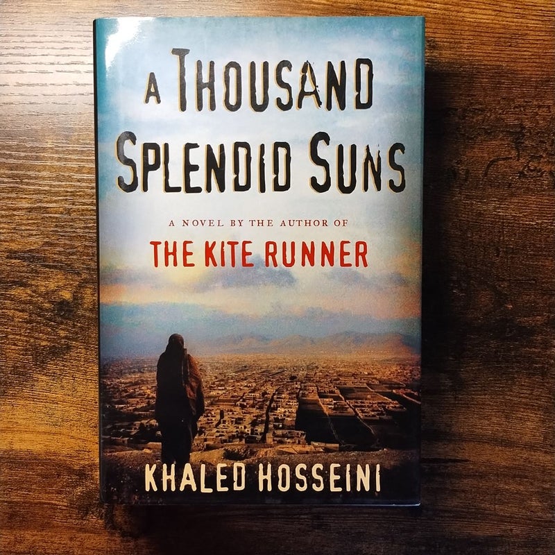 A Thousand Splendid Suns- LARGE PRINT