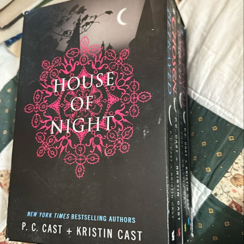 House of Night TP Boxed Set (books 1-4)