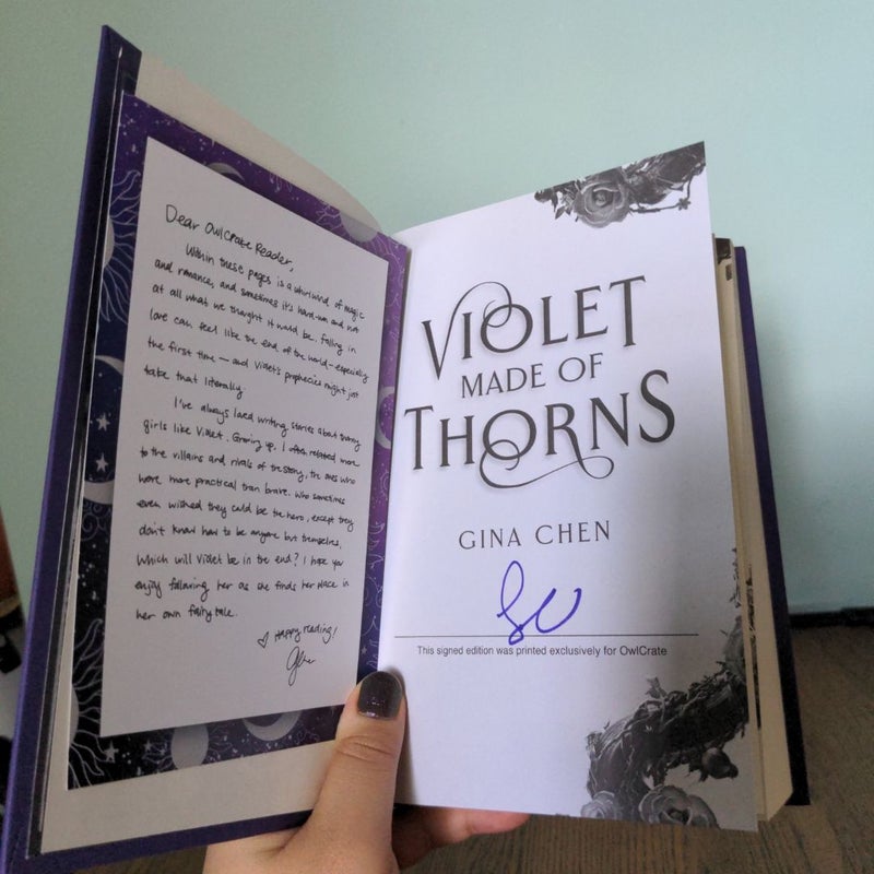 Violet Made of Thorns (Owlcrate signed special edition) 