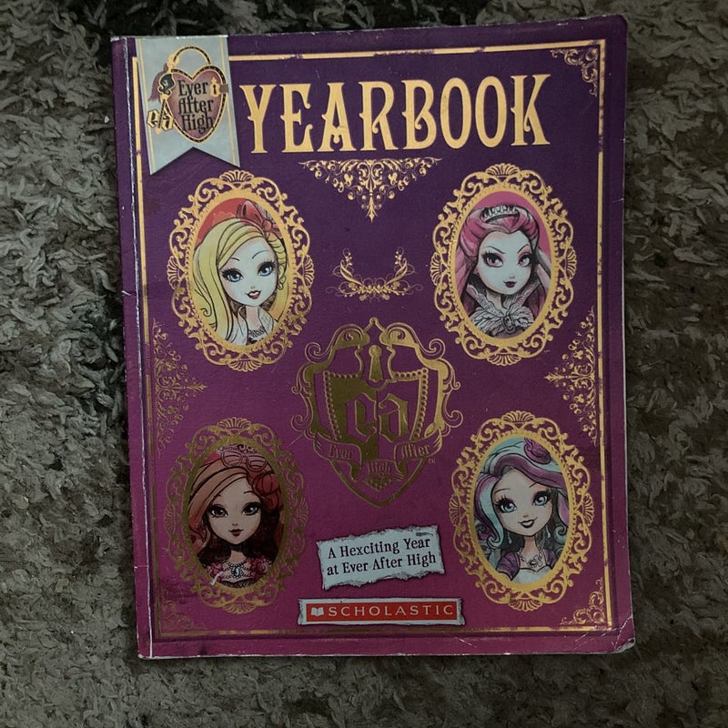 Ever after High: Yearbook by Scholastic, Inc. Staff, Paperback | Pangobooks