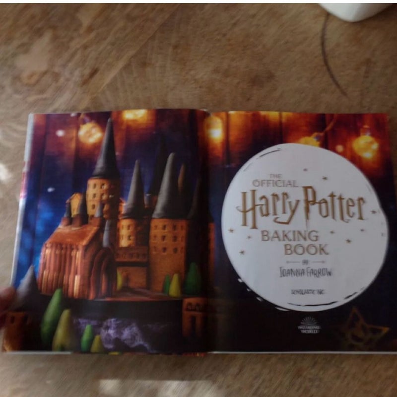 The Official Harry Potter Baking Book : 40+ Recipes Inspired by the Films