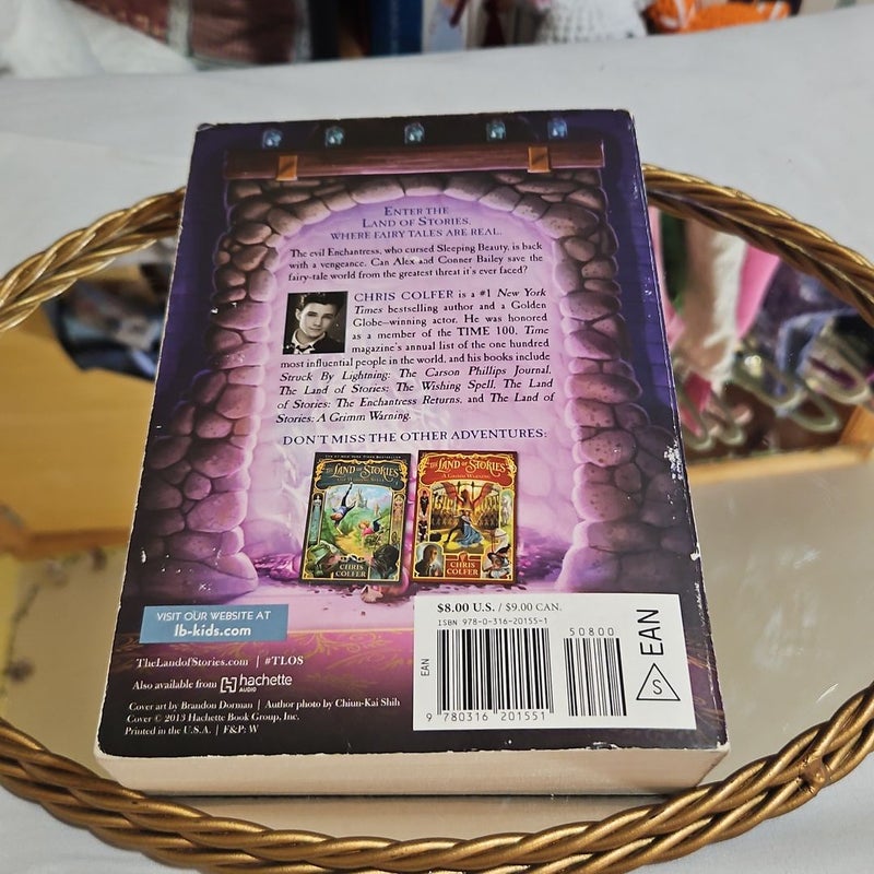 The Land of Stories: the Enchantress Returns
