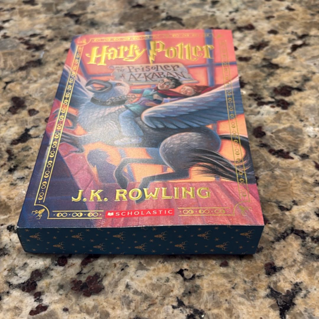 Harry Potter and the Prisoner of Azkaban (Stenciled Edges) (Harry Potter, Book 3)