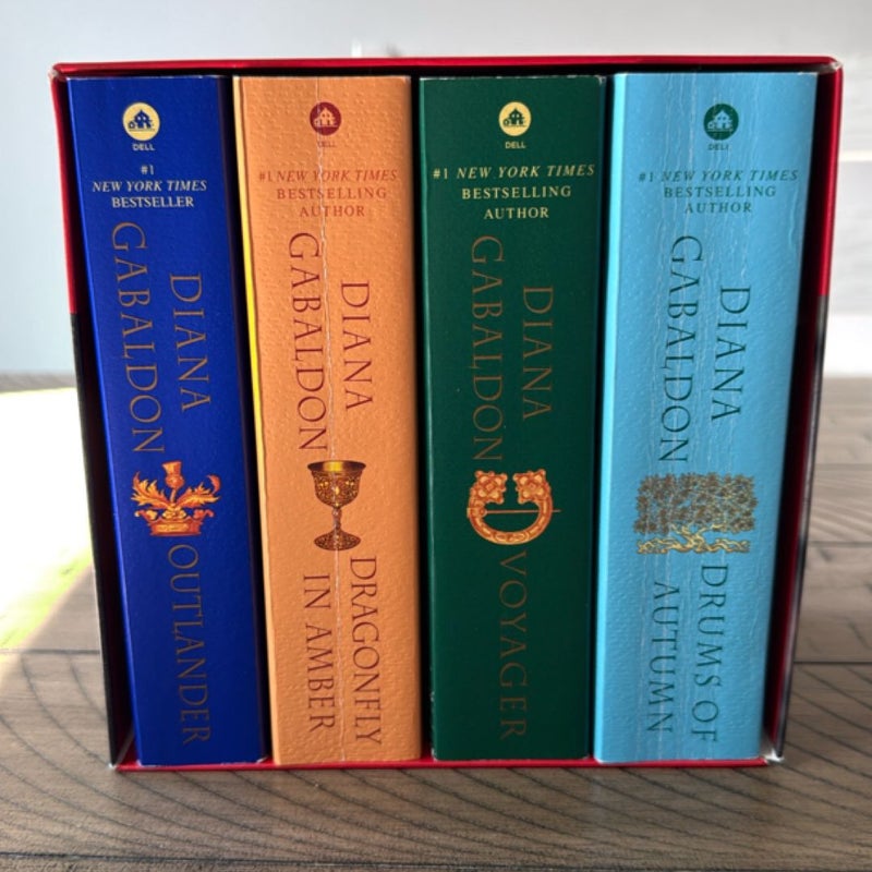 Outlander 4-Copy Boxed Set