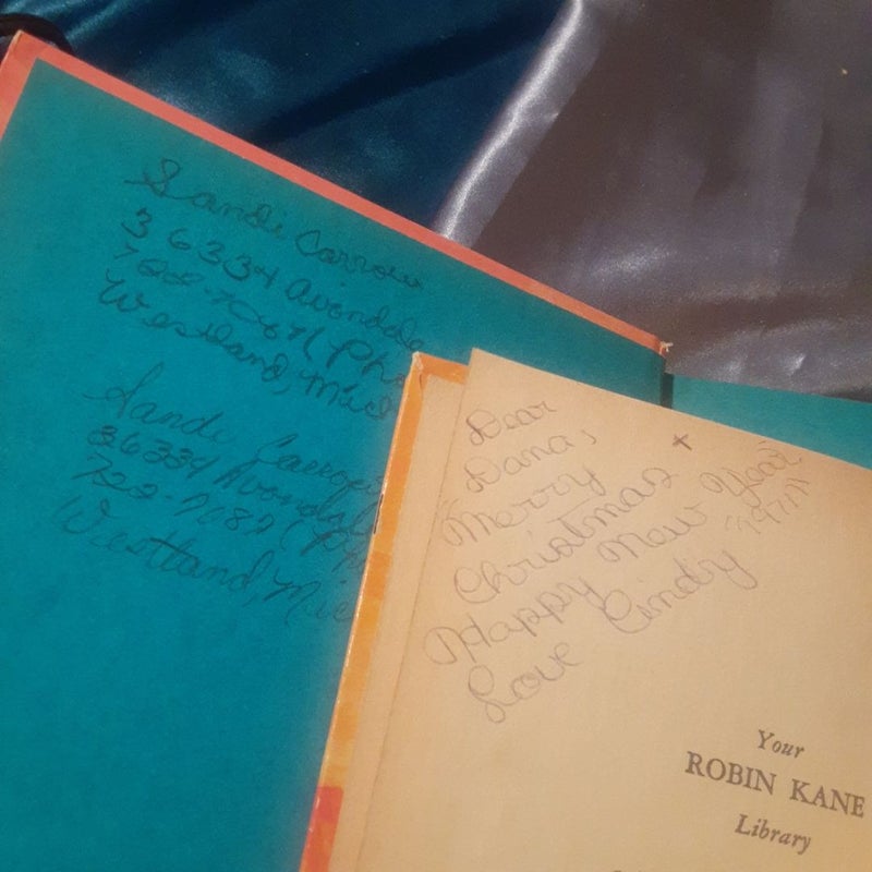 Robin Kane book lot: 1 The Mystery of the Blue Pelican & 4 The Candle Shop Mystery by Eileen Hill Vintage childrens hardcover lot