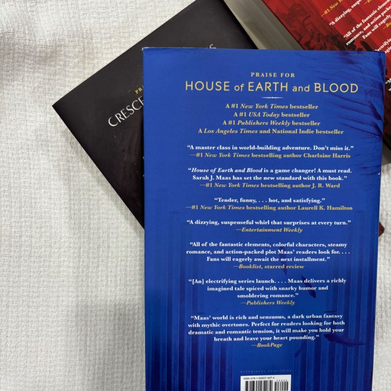 UNREAD Crescent city series (house of earth and blood, house of flame and shadow, house of sky and breath)