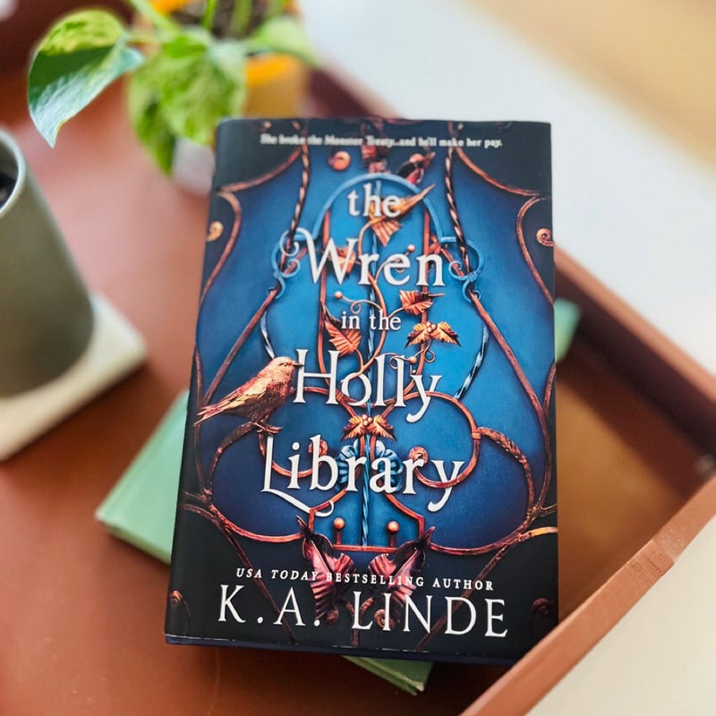 The Wren in the Holly Library (Deluxe Limited Edition)