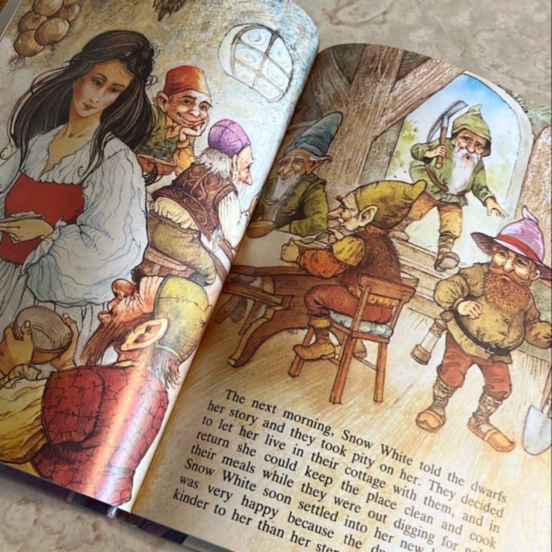 Cinderella and Snow White bundle