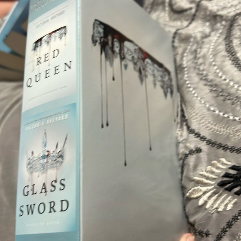 Red Queen 2-Book Paperback Box Set