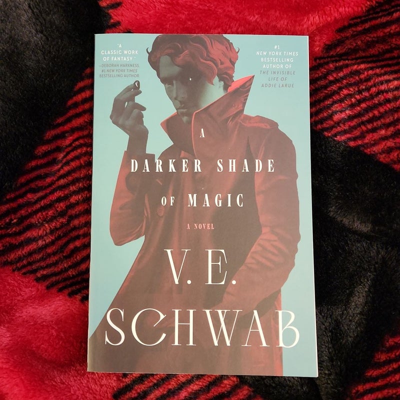A Darker Shade of Magic (Shades of Magic Series #1) by V. E. Schwab,  Paperback