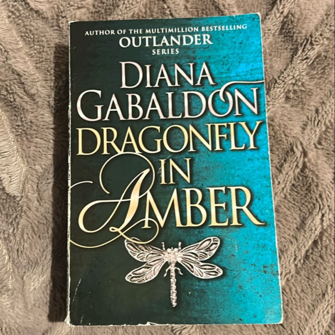 Dragonfly in Amber *UK Trade Paperback* by Diana Gabaldon, Paperback