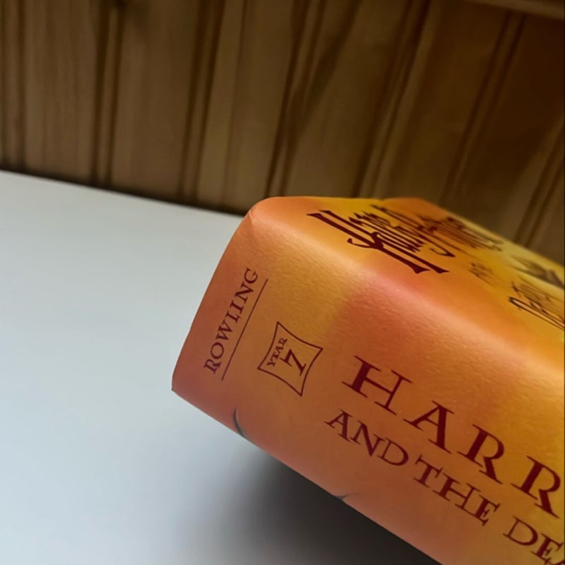 Harry Potter and the Deathly Hallows - FIRST EDITION