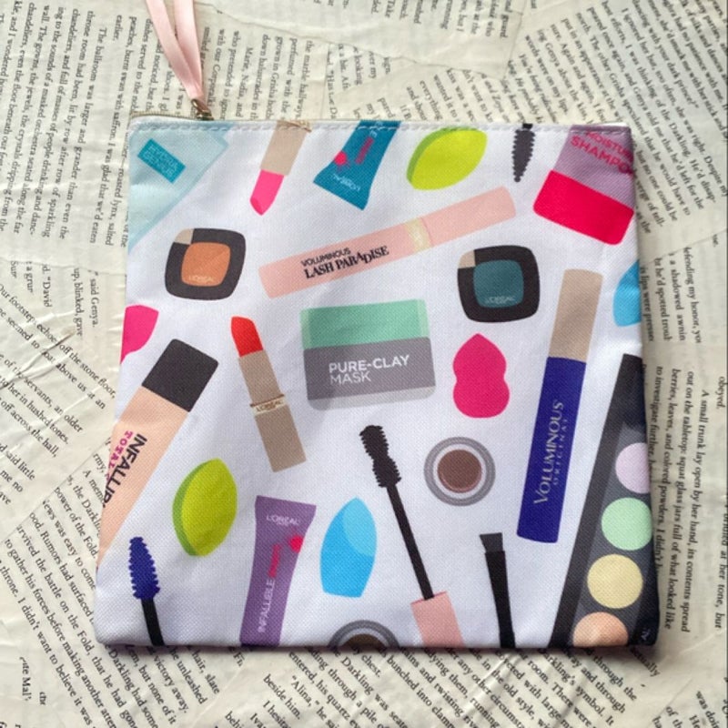 L’Oréal Paris makeup pouch bag